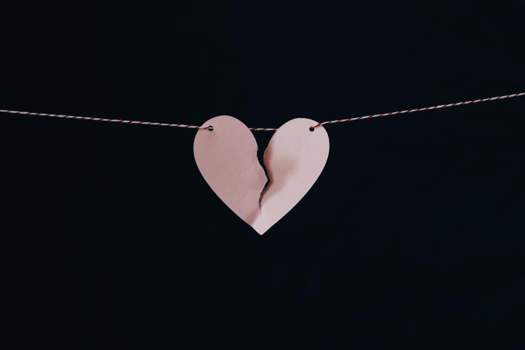 Descriptive image of paper heart.